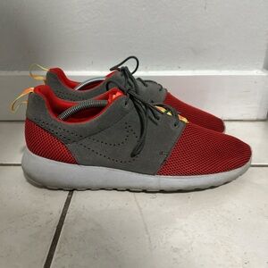 Red and Gray Athletic Sneakers with Cushioned Sole and Breathable Mesh